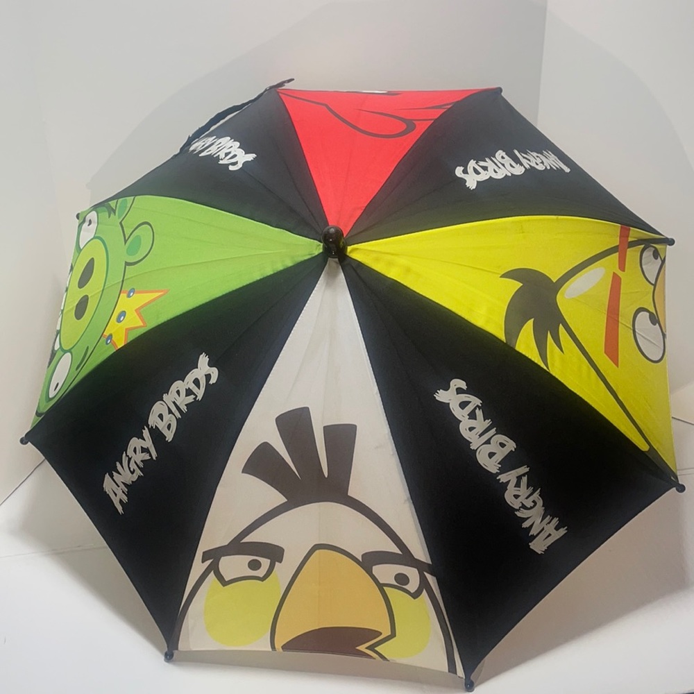 Angry Bird Umbrella ! King Pig And Angry Birds Depicted!